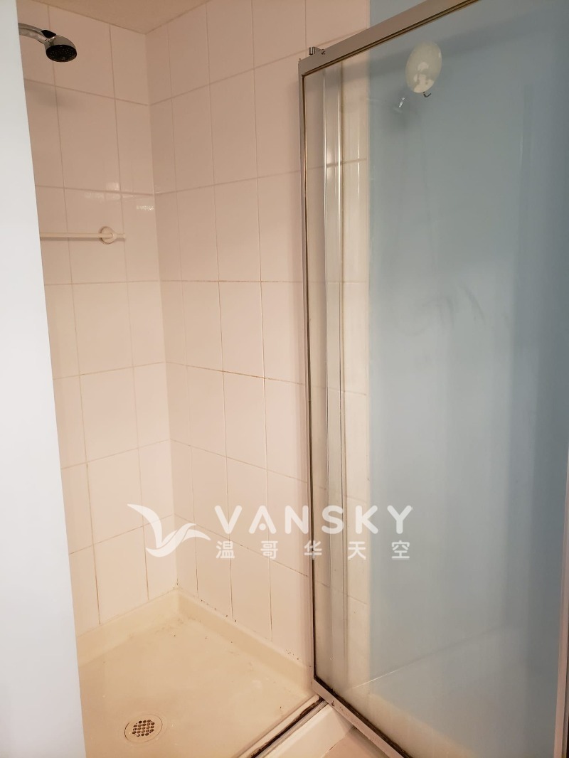 260331002949_13 2nd bathroom 2.jpeg